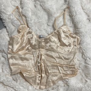 Adorable top!! Good as new!!